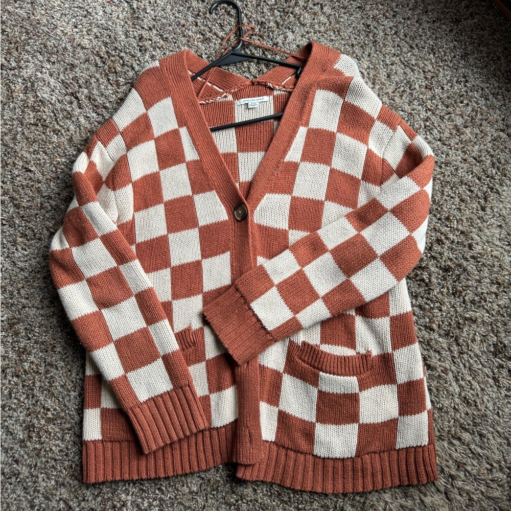 Women’s American Eagle cardigan.